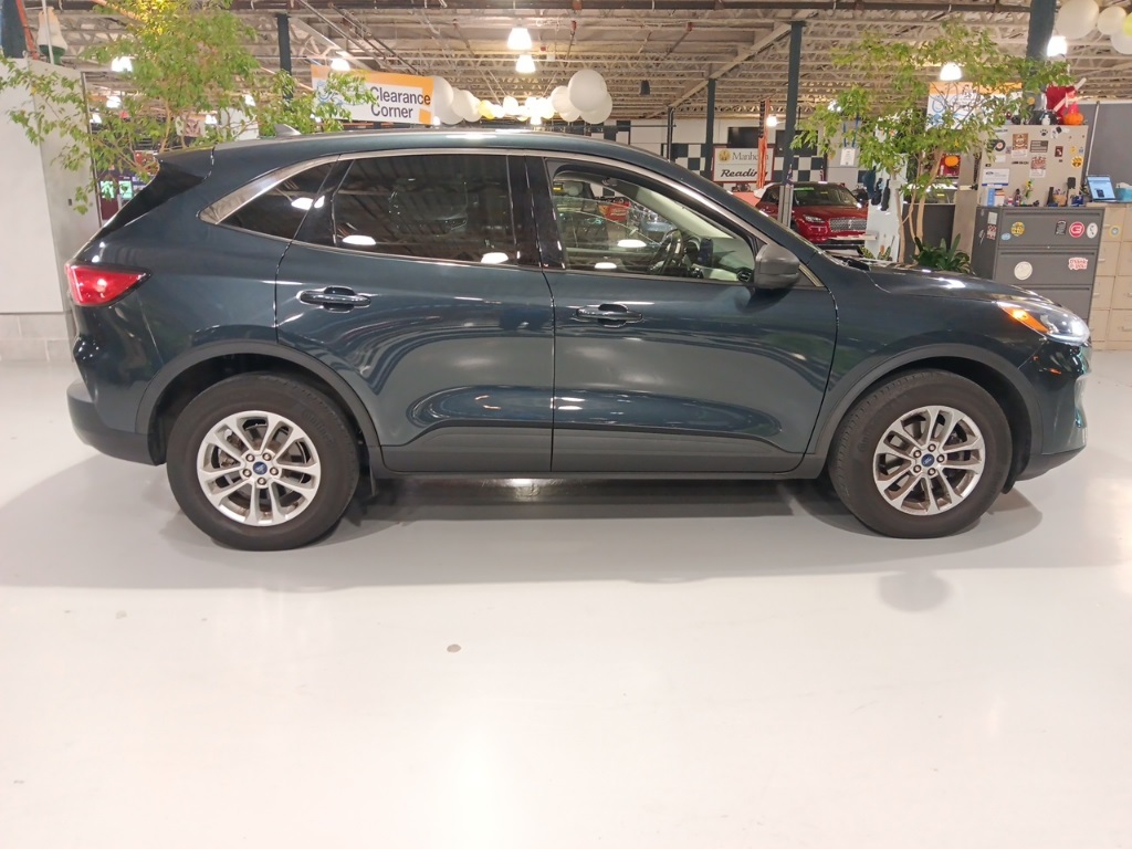 2022 Ford Escape SE photo 4
