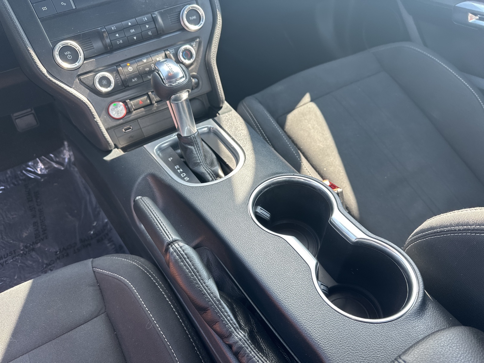 2021 Ford Mustang EcoBoost photo 18