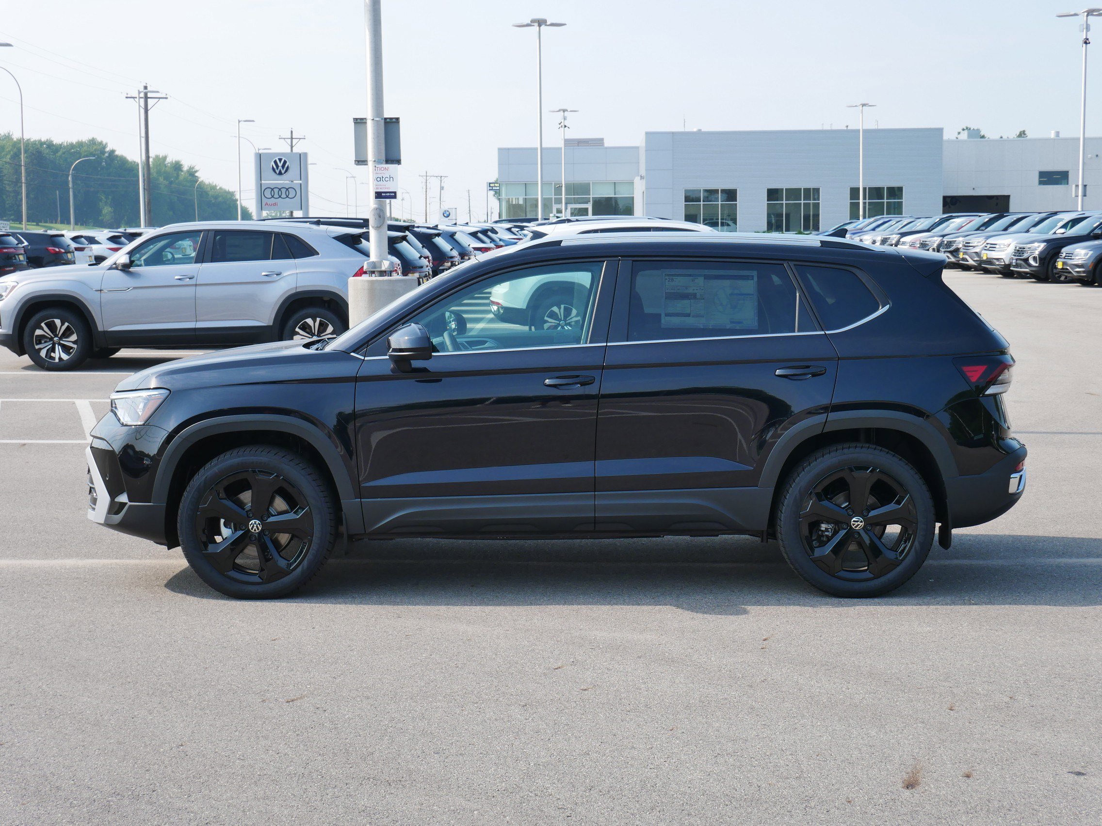 2025 Volkswagen Taos SEL photo 2