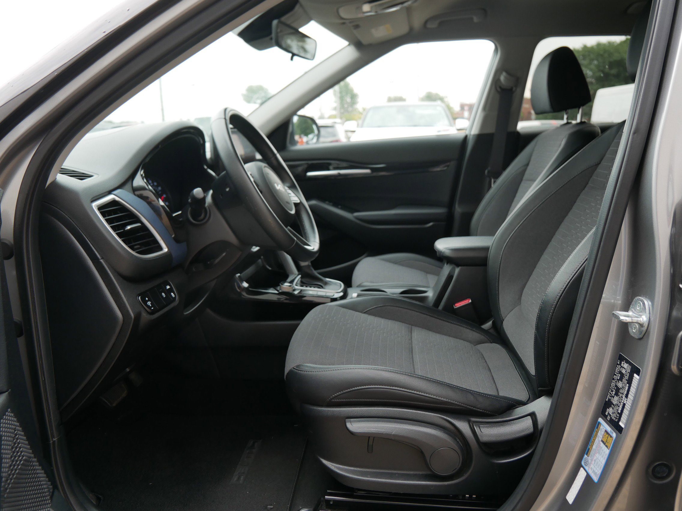 2023 Kia Seltos S photo 10