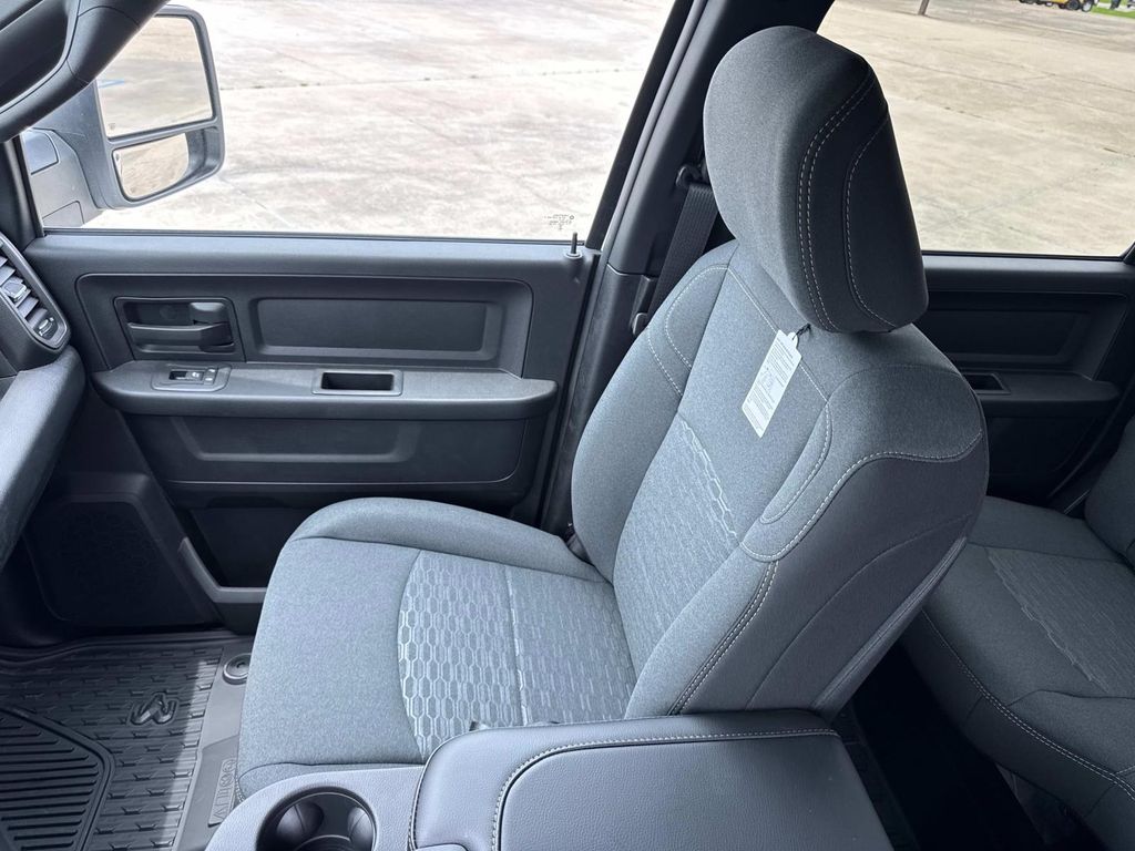 2025 Ram 2500 Tradesman photo 30