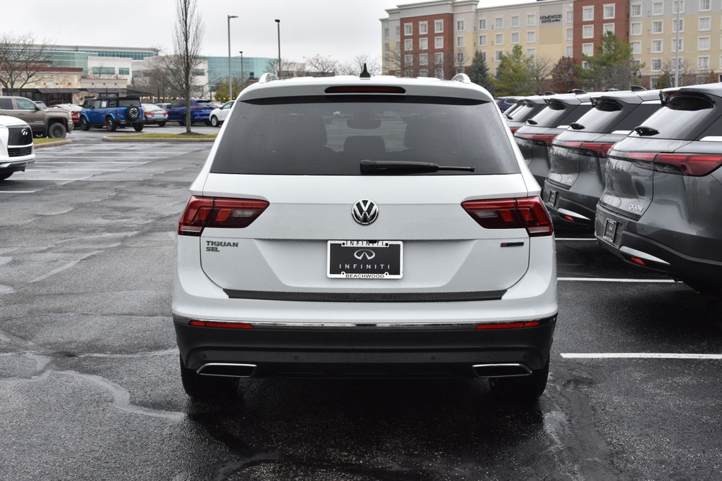 2020 Volkswagen Tiguan SEL photo 3