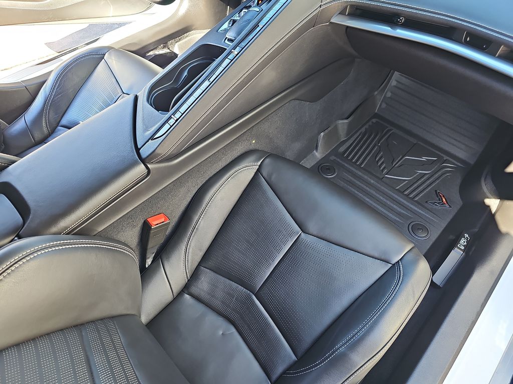 2021 Chevrolet Corvette Stingray 2LT photo 11