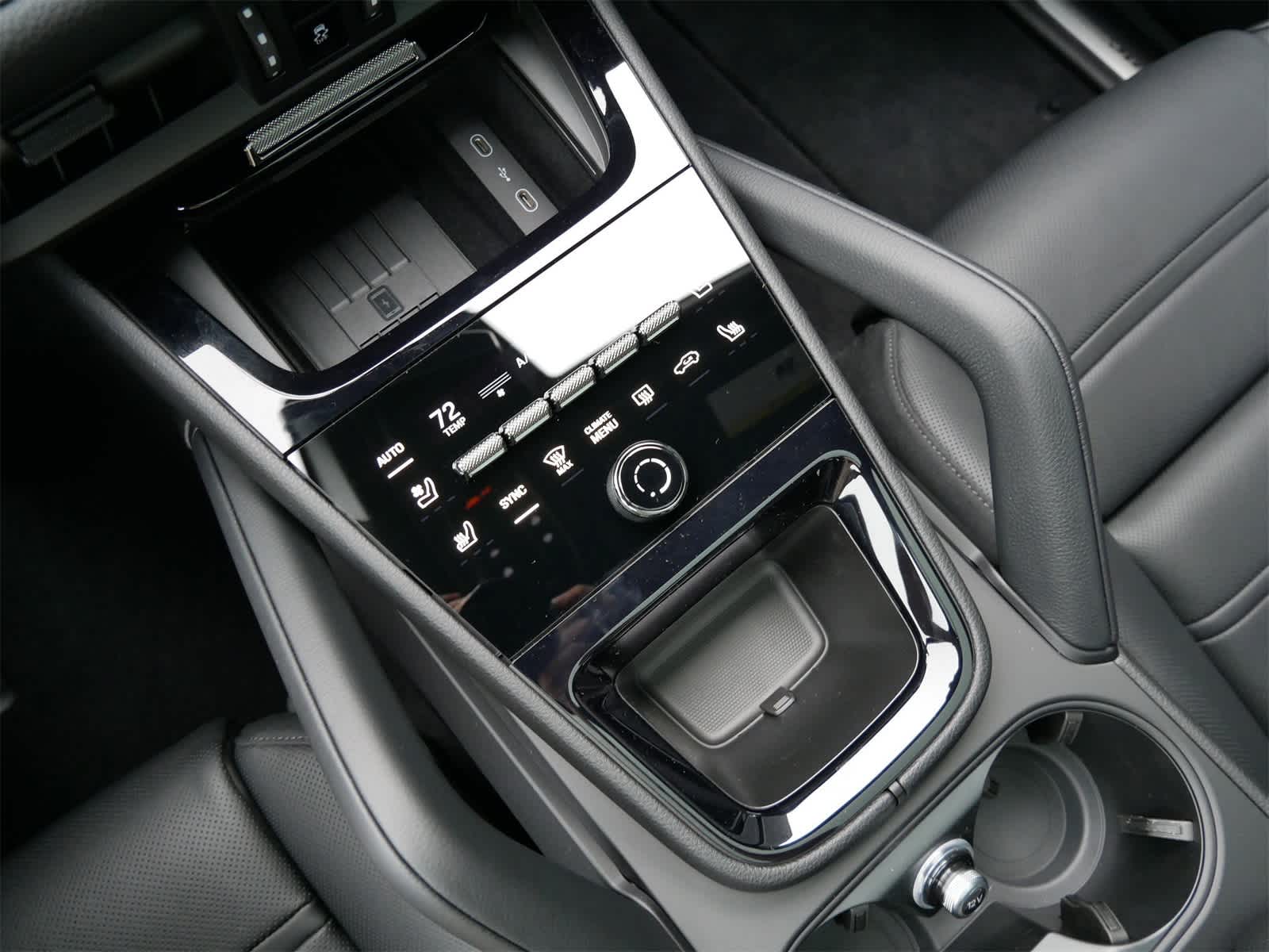 2026 Porsche Cayenne Coupe photo 14
