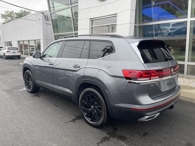 2025 Volkswagen Atlas SE Technology photo 9