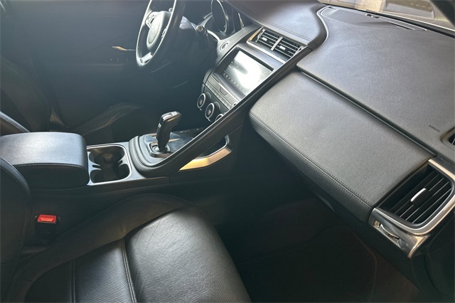 2018 Jaguar E-PACE S photo 14