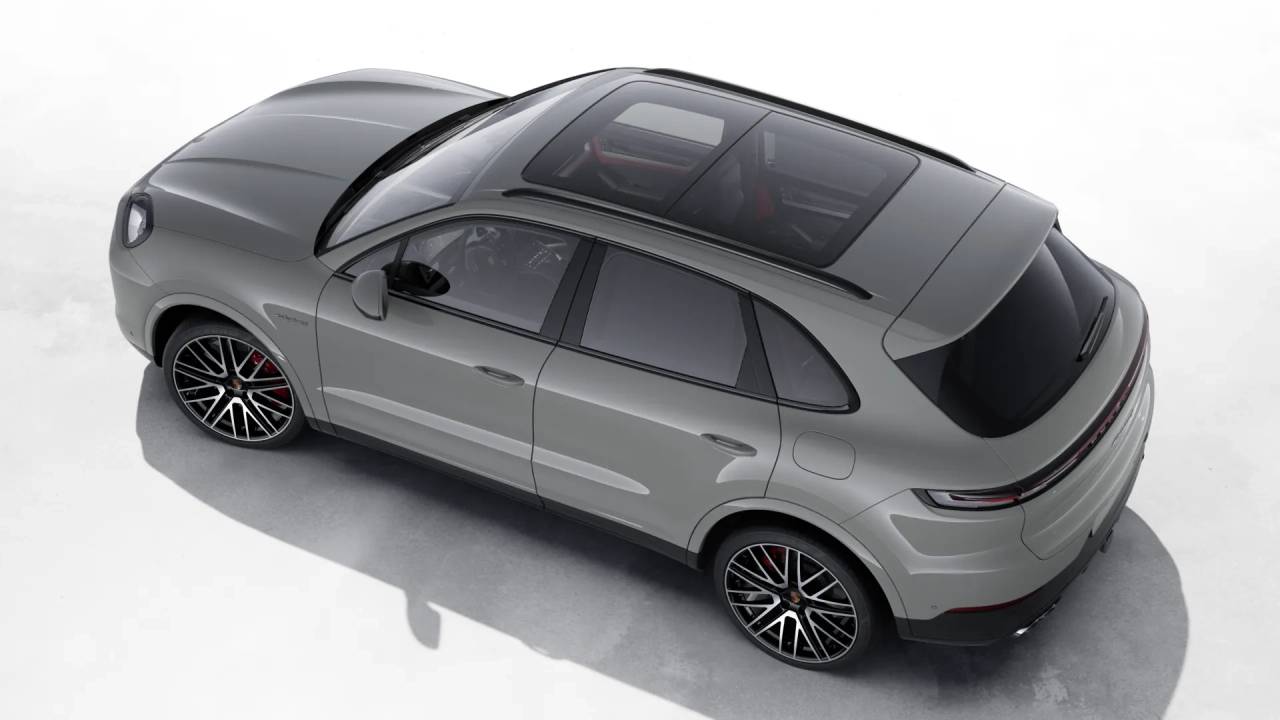 2026 Porsche Cayenne S E-Hybrid photo 4