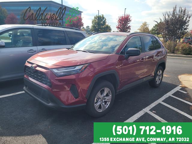 2025 Toyota RAV4 LE's photo