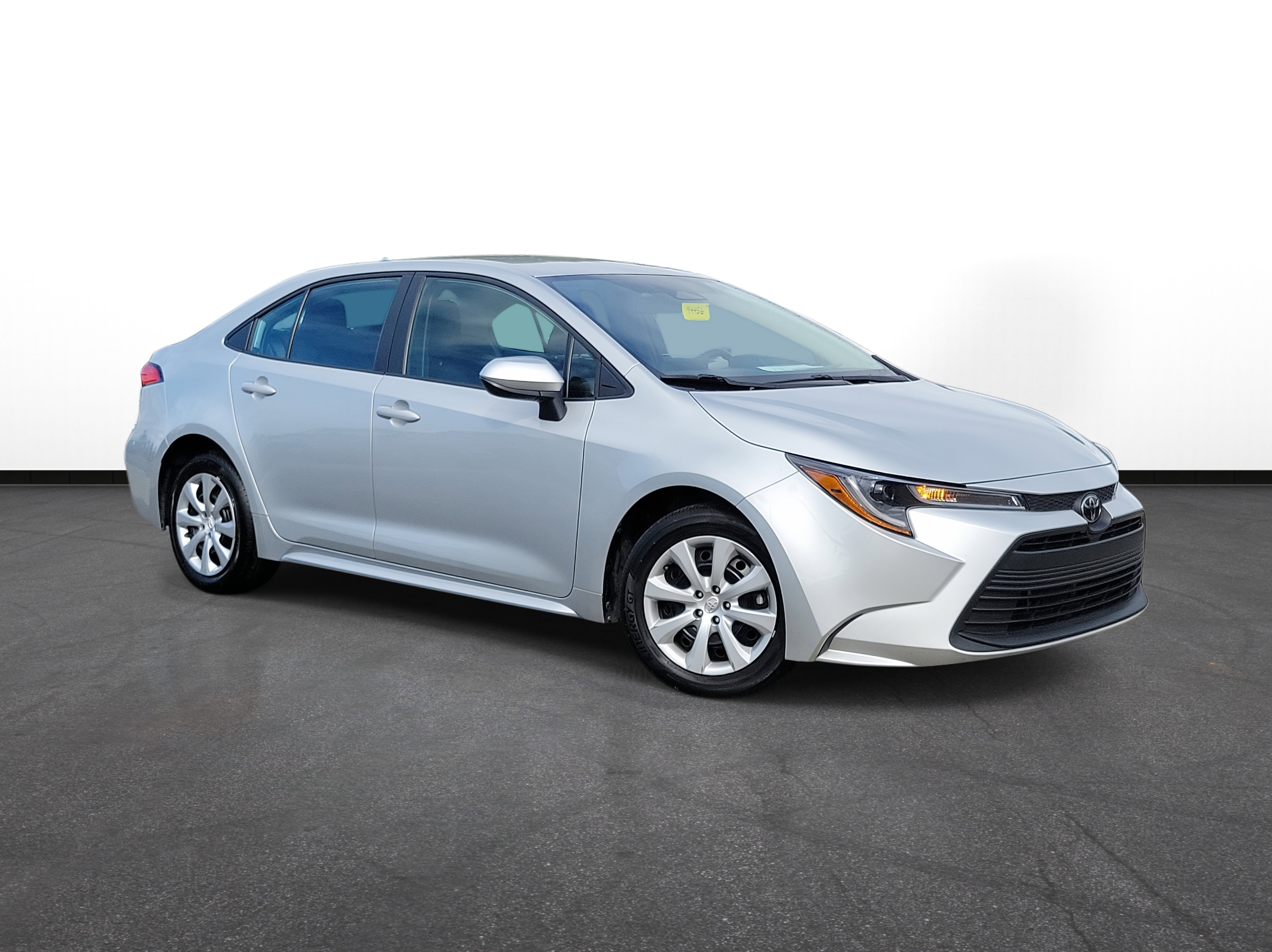 2024 Toyota Corolla LE's photo