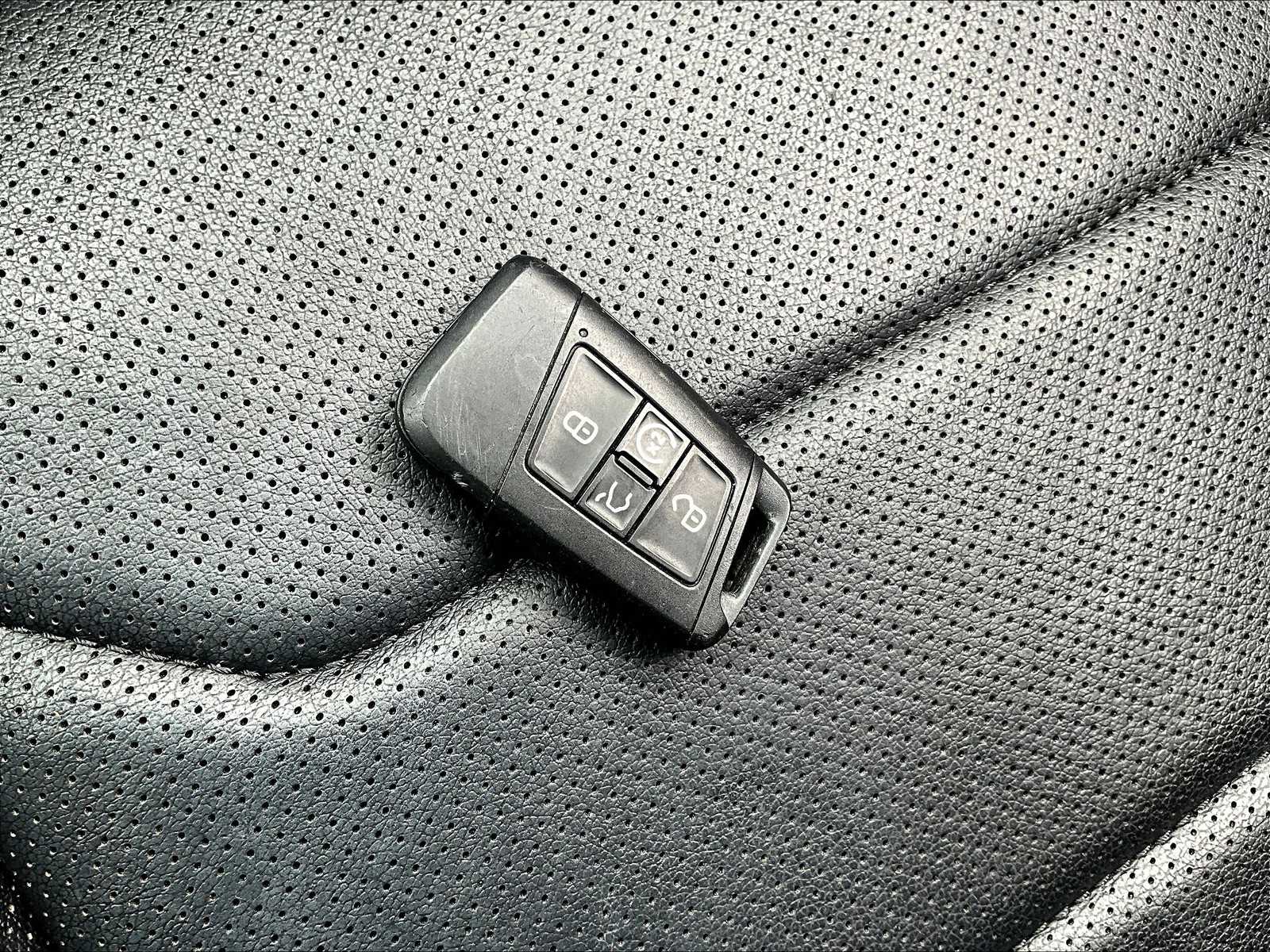 2022 Volkswagen Tiguan SEL Premium R-Line photo 29