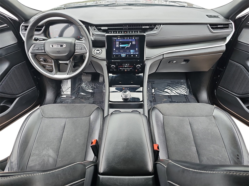 2024 Jeep Grand Cherokee Altitude photo 9