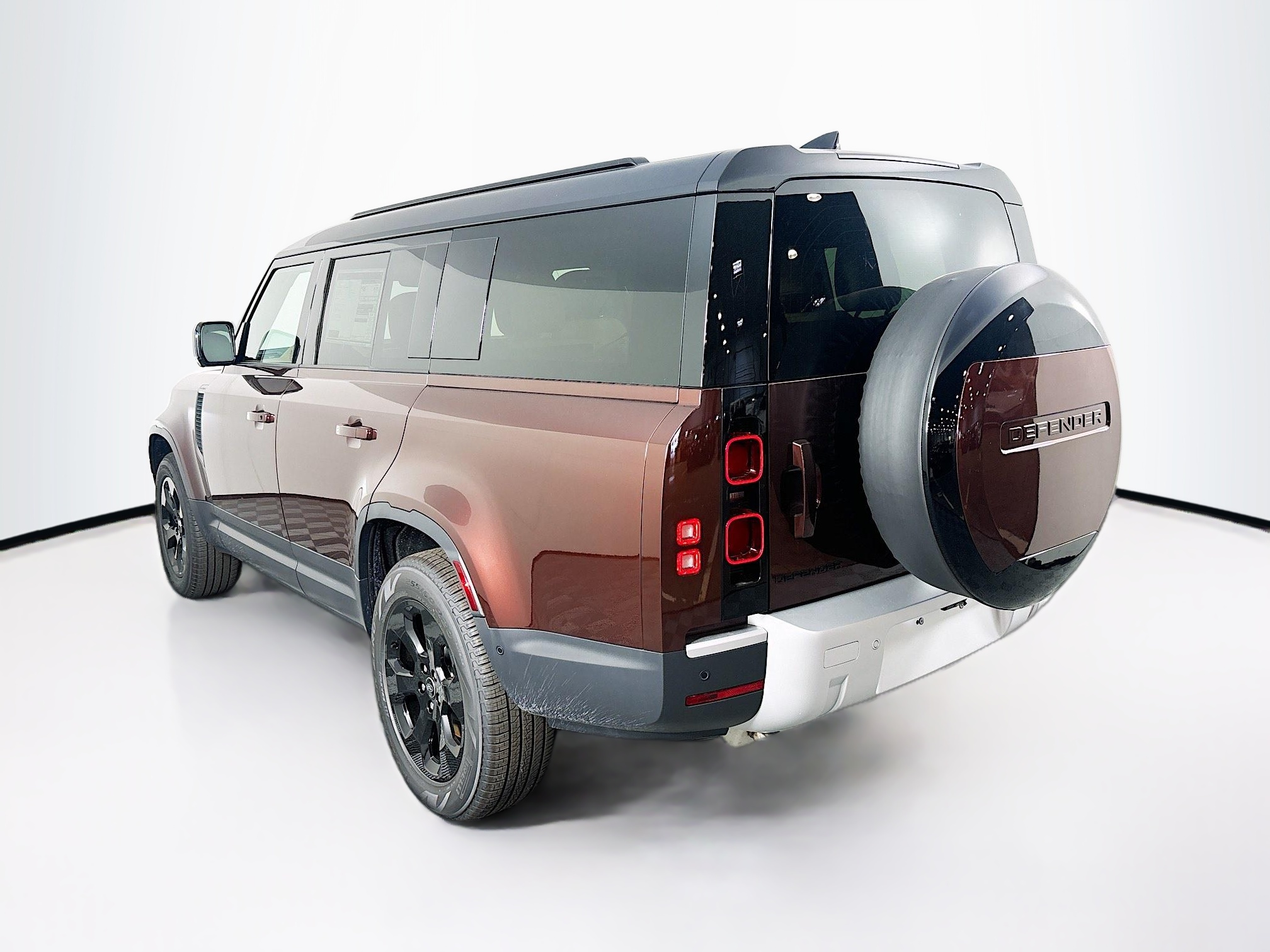 2025 Land Rover Defender 130 S photo 6