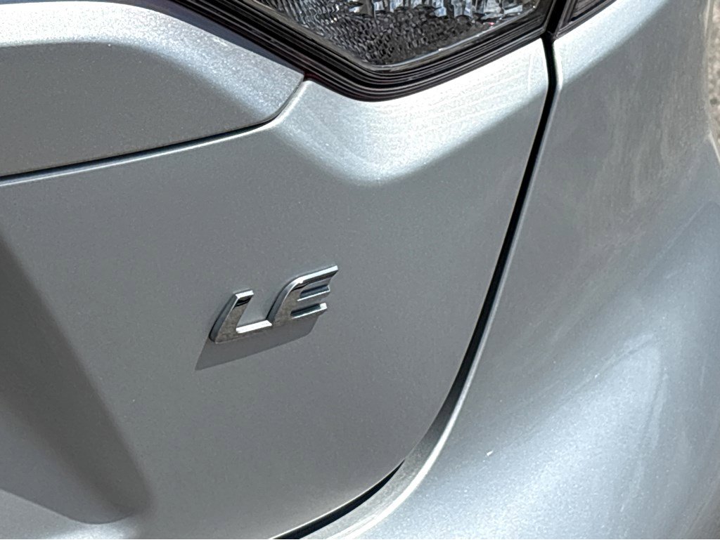 2022 Toyota Corolla LE photo 21