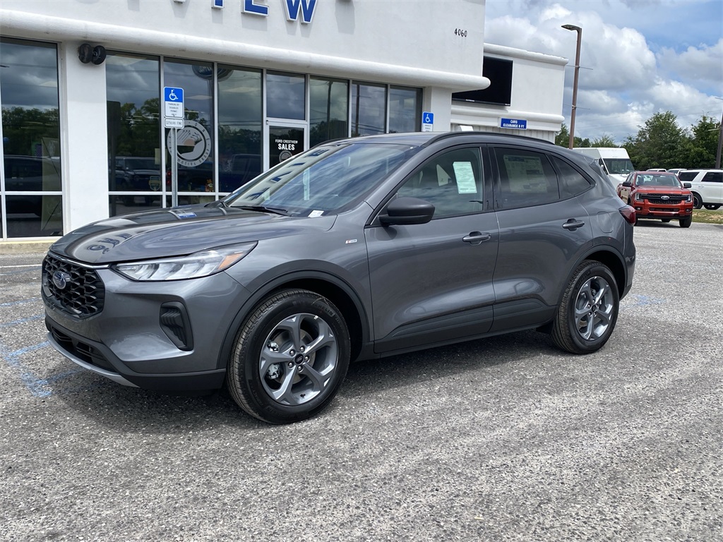 2025 Ford Escape ST-Line photo 4