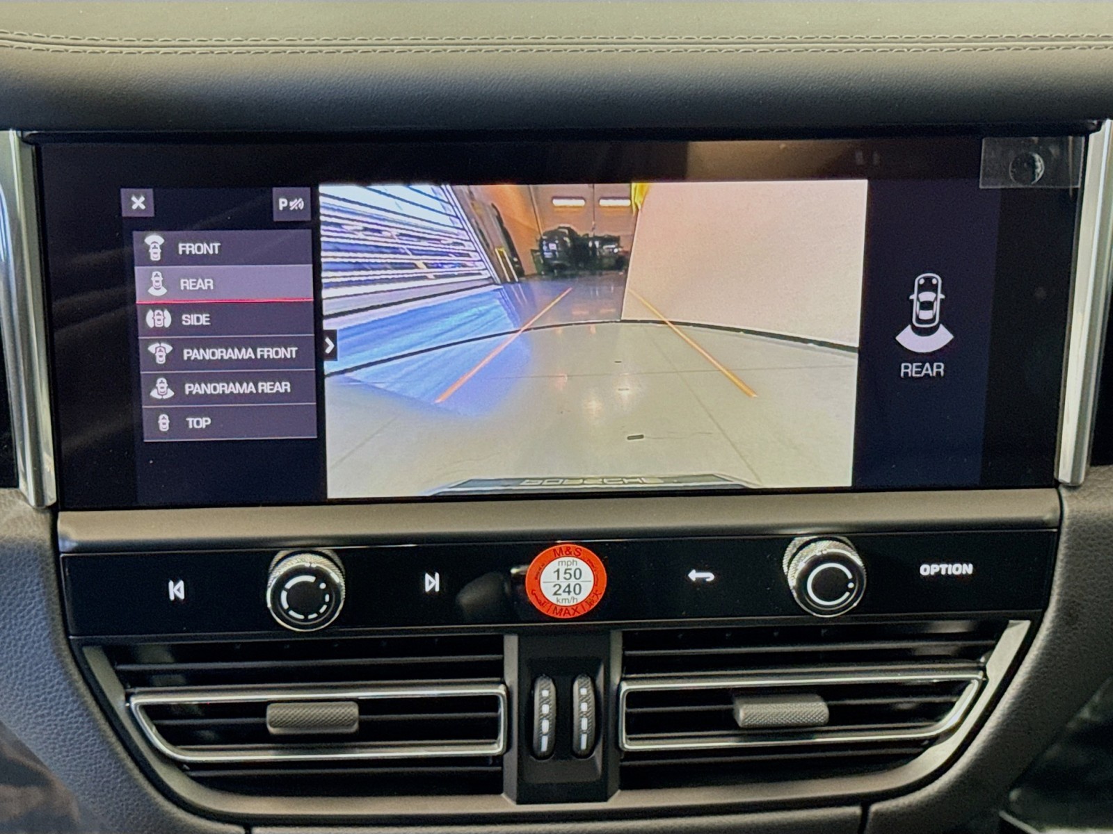 2025 Porsche Macan S photo 17