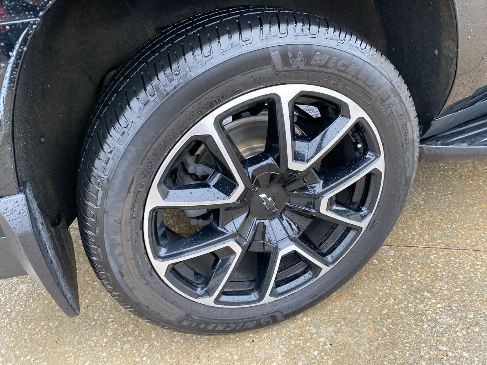 2021 Chevrolet Suburban RST photo 33