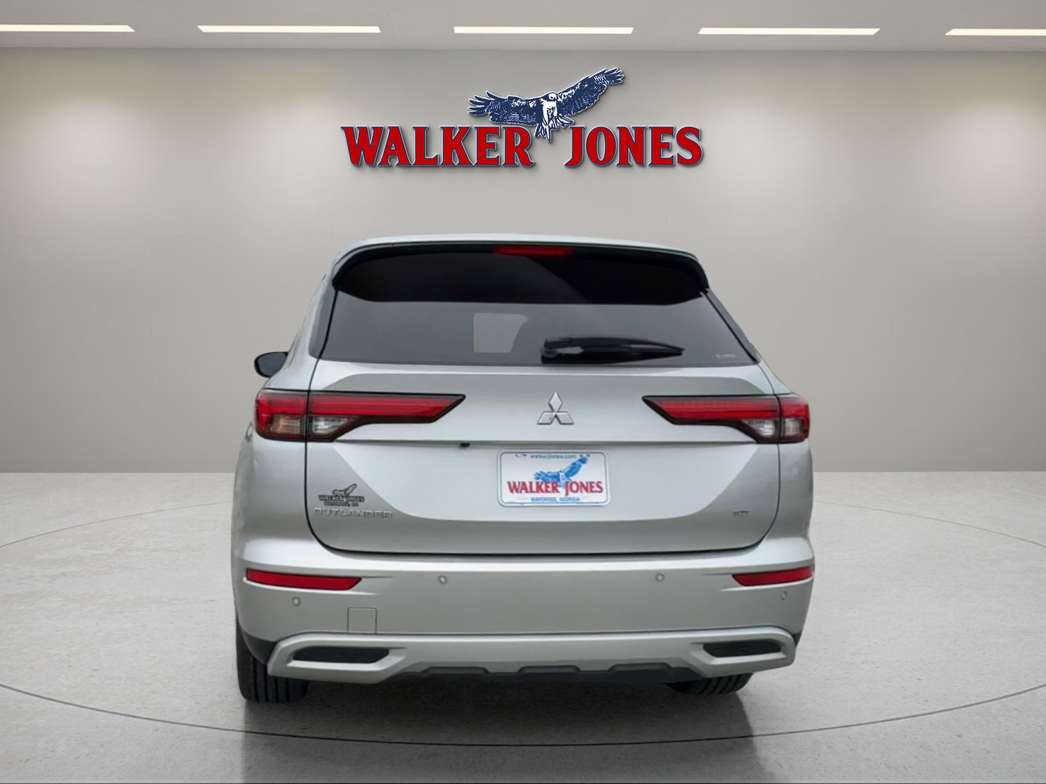 2024 Mitsubishi Outlander SE's photo