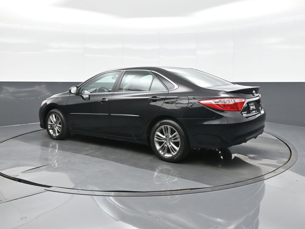 2017 Toyota Camry SE photo 4