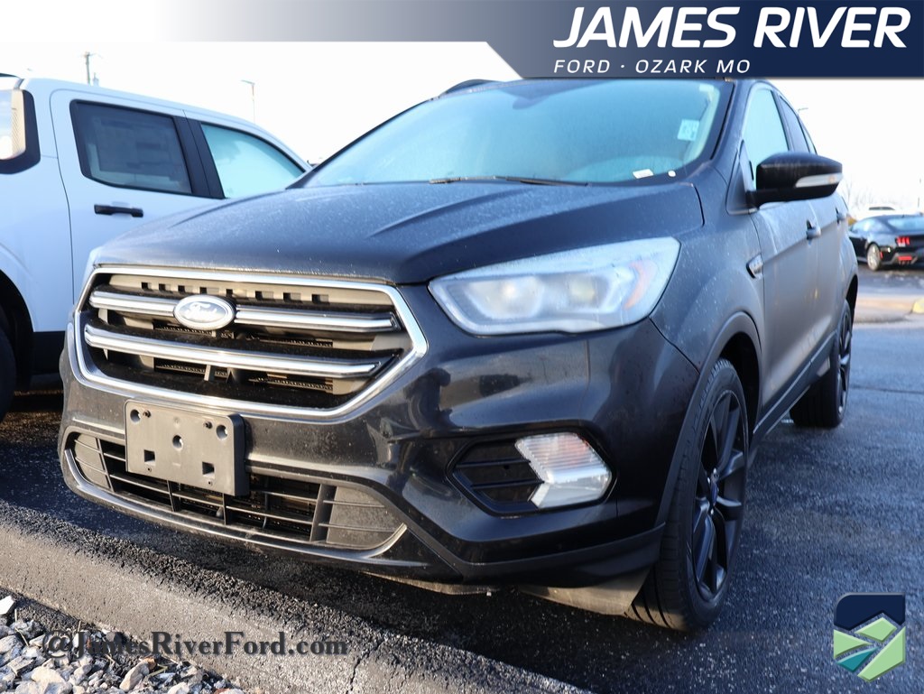 2017 Ford Escape Titanium's photo