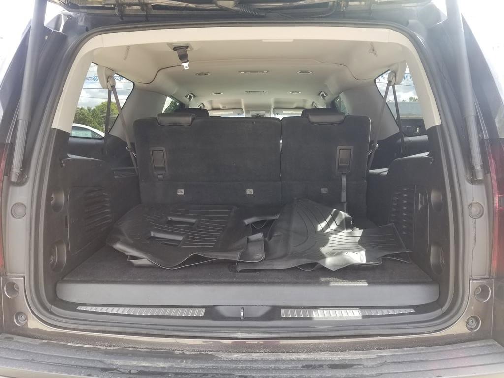 2017 Chevrolet Suburban LT photo 10