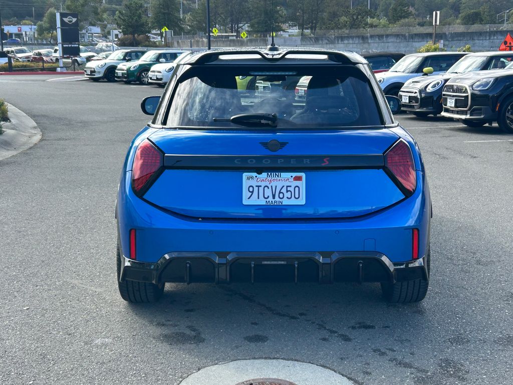 2025 Mini Cooper Signature photo 3