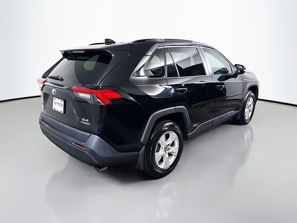 2021 Toyota RAV4 Hybrid XLE photo 6