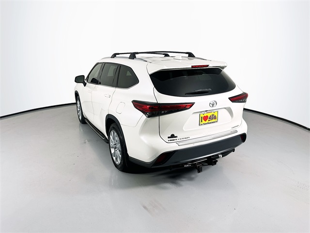 2021 Toyota Highlander Limited photo 3