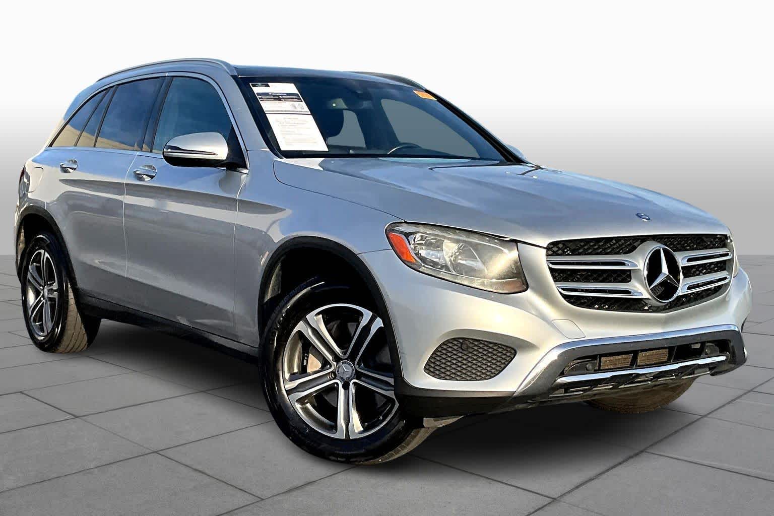 2017 Mercedes Benz GLC 300 photo 2