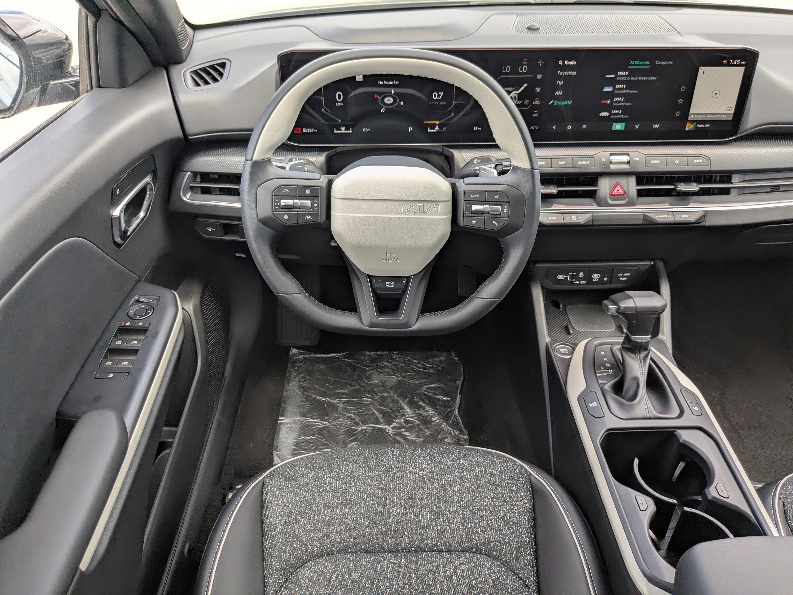 2025 Kia K4 GT-Line photo 18