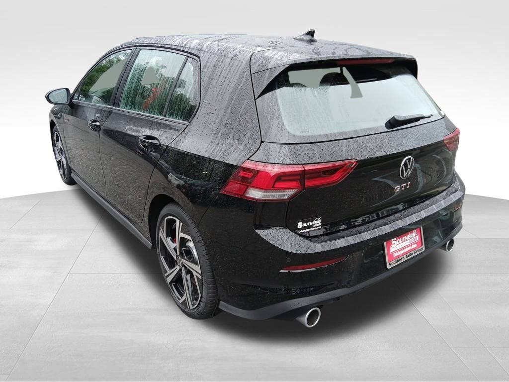 2025 Volkswagen Golf GTI SE photo 3