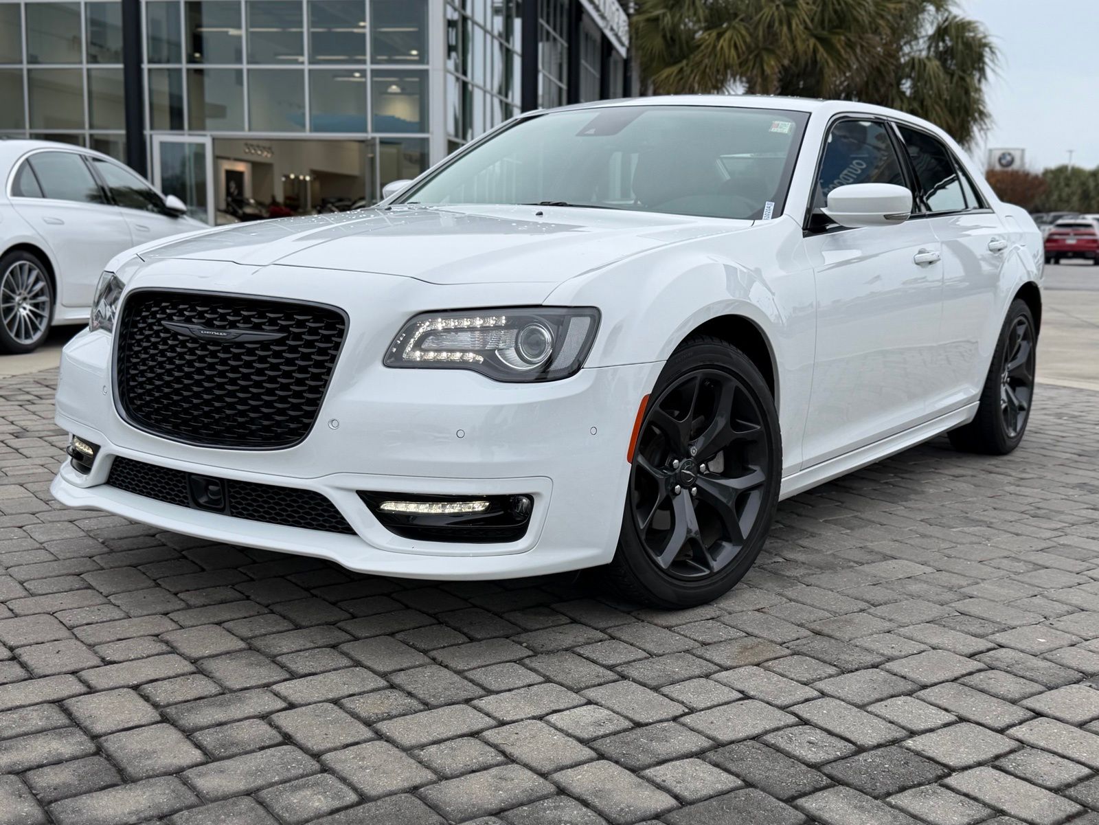 2022 Chrysler 300 Touring L's photo