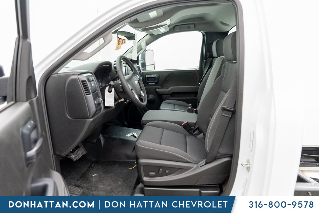 2023 Chevrolet Silverado 4500HD Work Truck photo 4