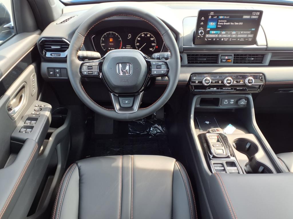2025 Honda Pilot TrailSport photo 2