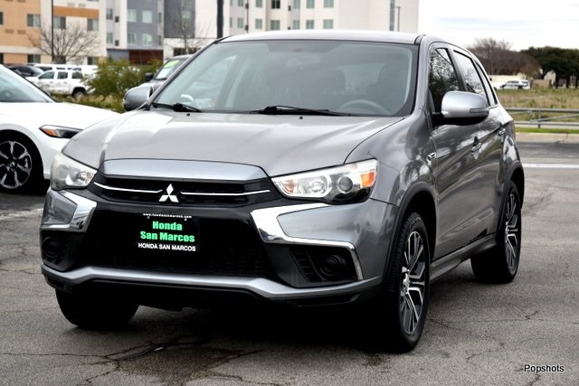 2018 Mitsubishi Outlander ES's photo