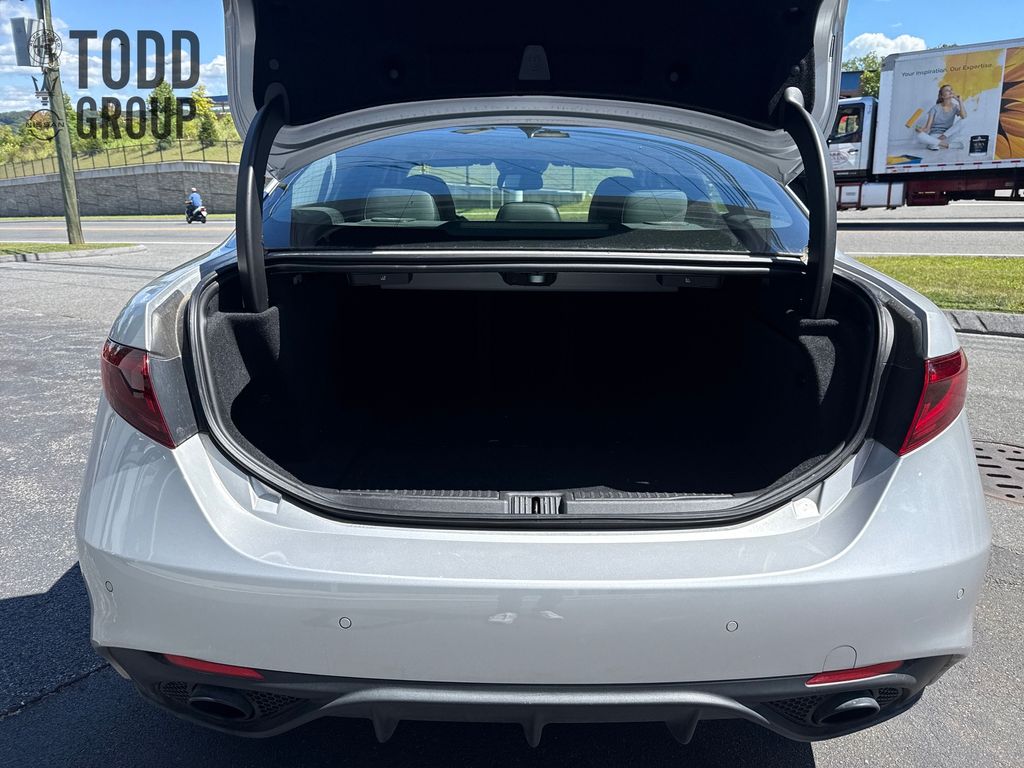 2019 Alfa Romeo Giulia Ti Sport photo 21