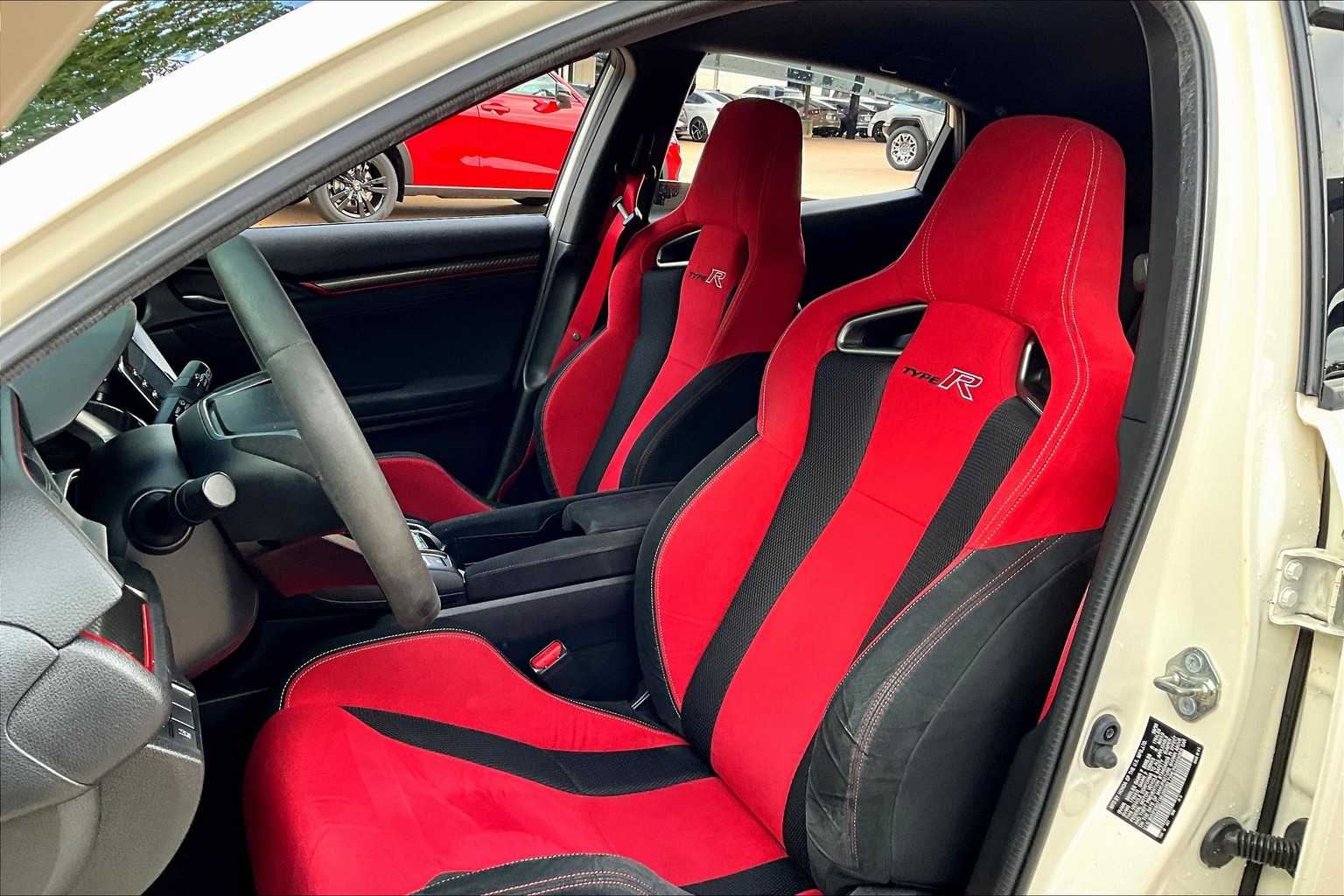 2021 Honda Civic Type R Touring photo 7