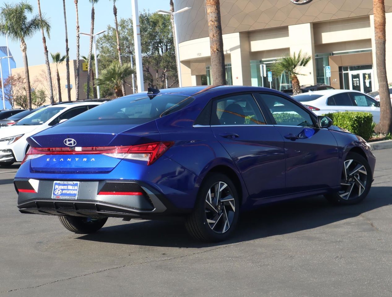 2025 Hyundai Elantra SEL Convenience photo 6