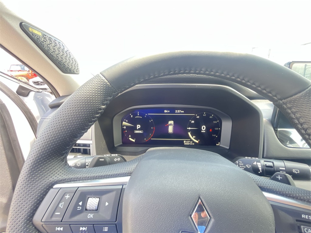 2025 Mitsubishi Outlander SE photo 15