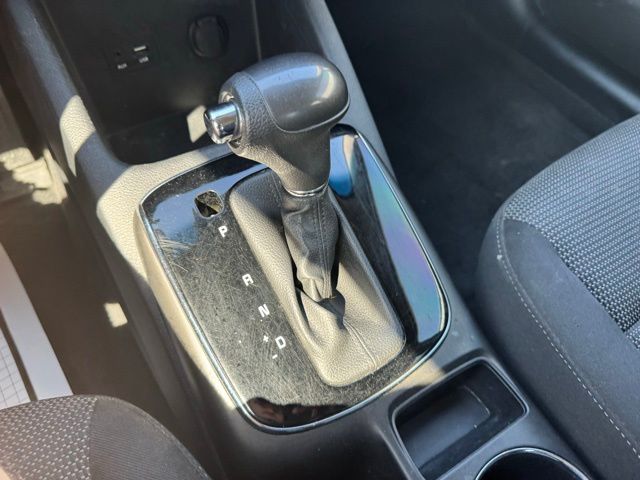 2017 Kia Forte LX Base photo 25