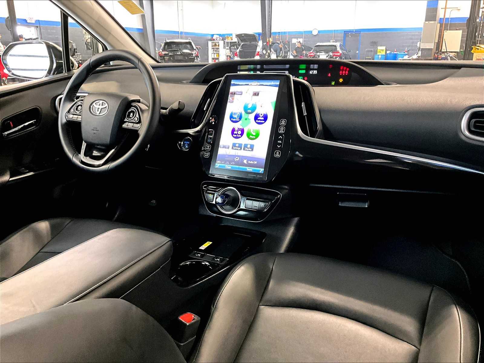 2020 Toyota Prius Prime XLE photo 13