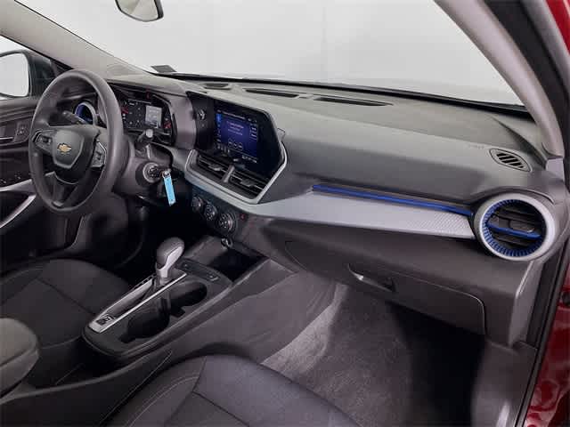 2024 Chevrolet Trax LS photo 27