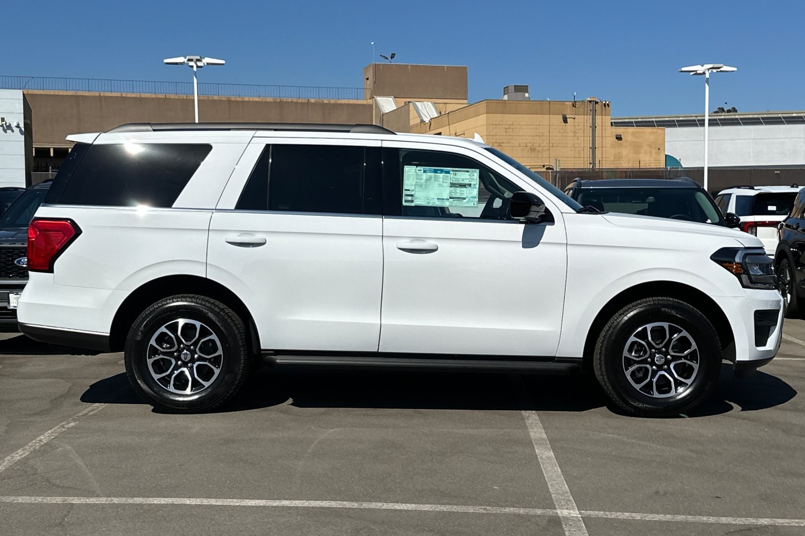 2024 Ford Expedition XL photo 3