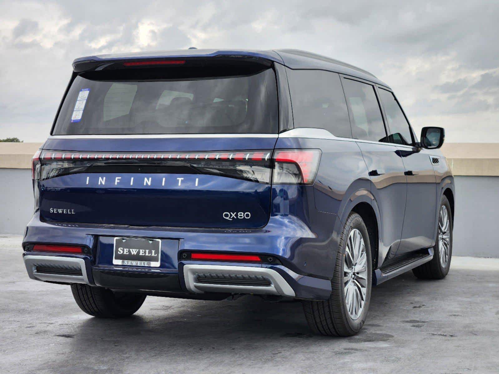 2025 Infiniti QX80 Luxe photo 3