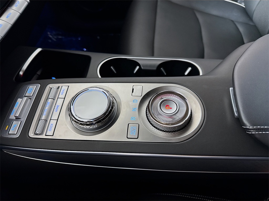 2023 Genesis Electrified GV70 Advanced photo 33