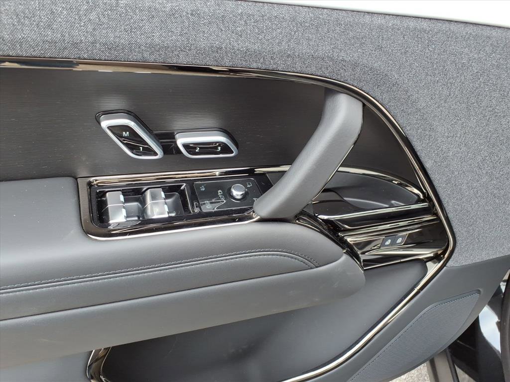 2025 Land Rover Range Rover Sport SE photo 12