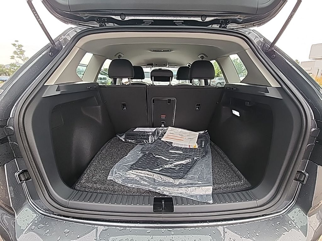 2025 Volkswagen Taos S photo 19