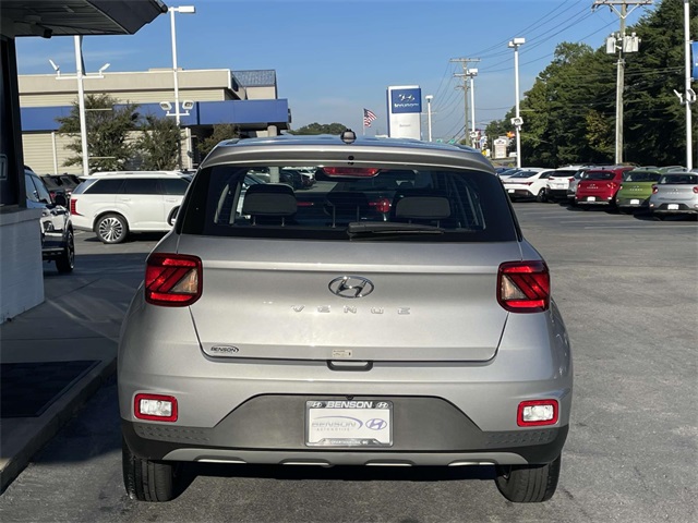 2025 Hyundai Venue SE photo 4