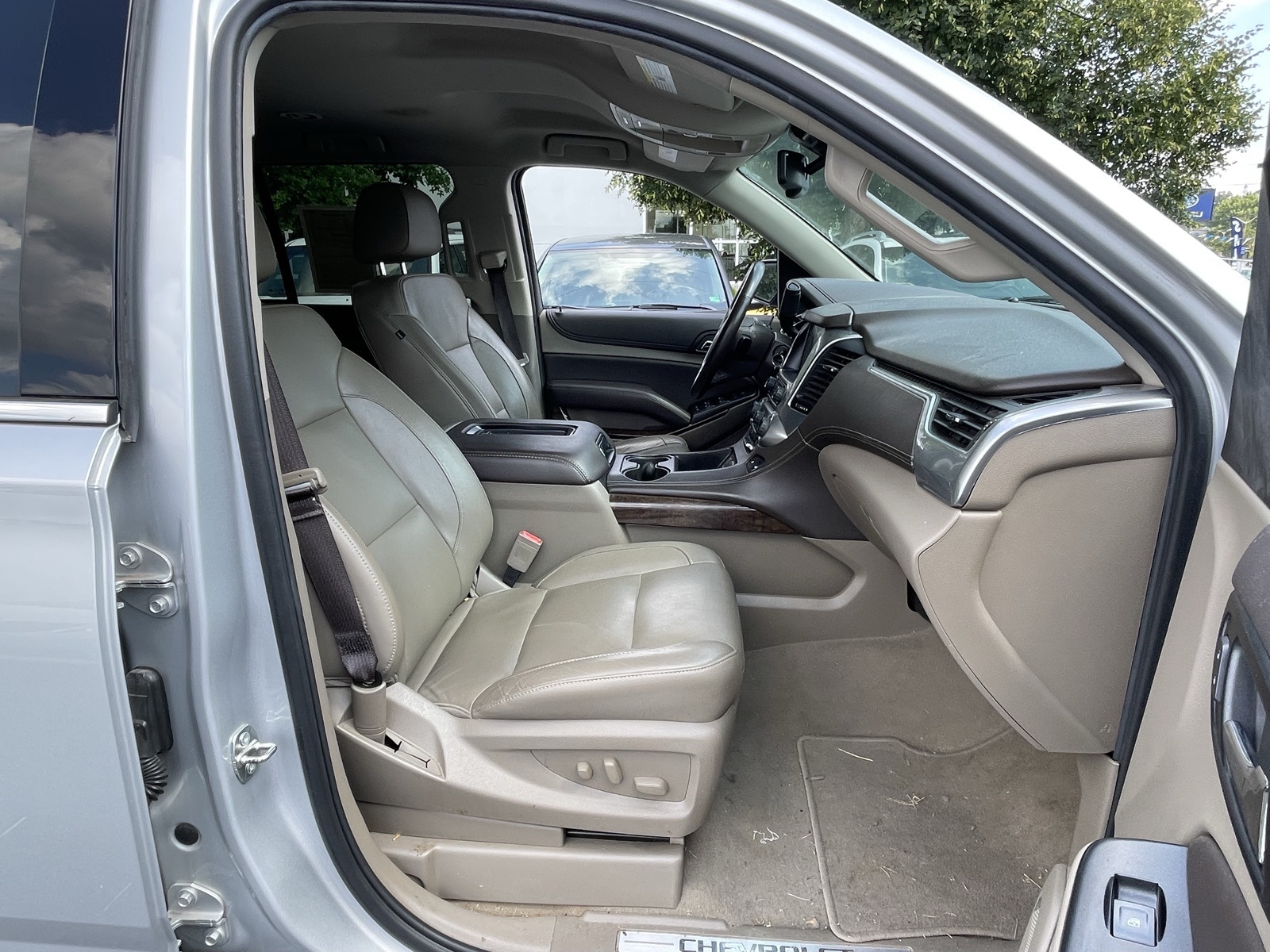 2020 Chevrolet Tahoe LT photo 12