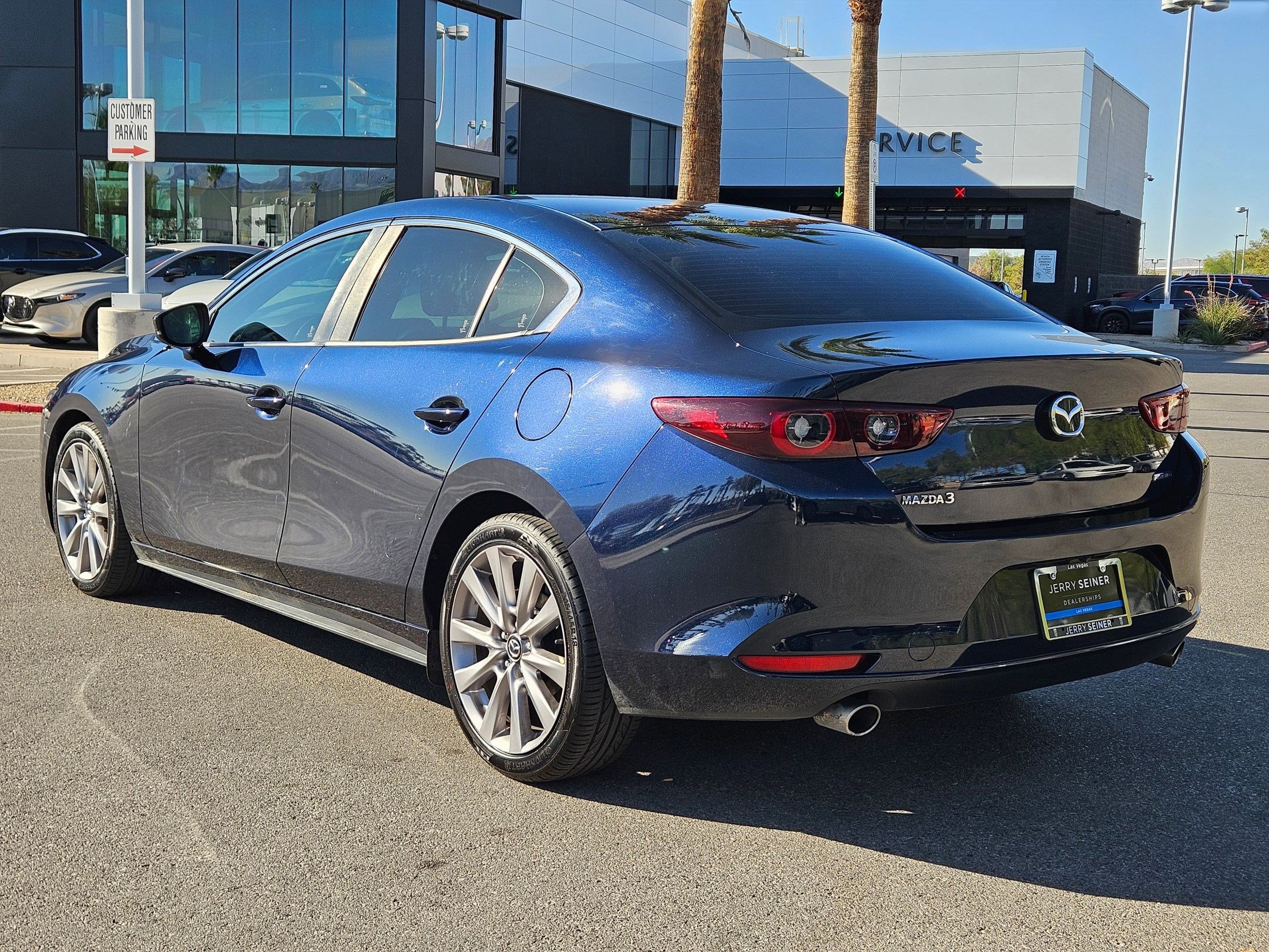 2022 Mazda Mazda3 Select photo 3