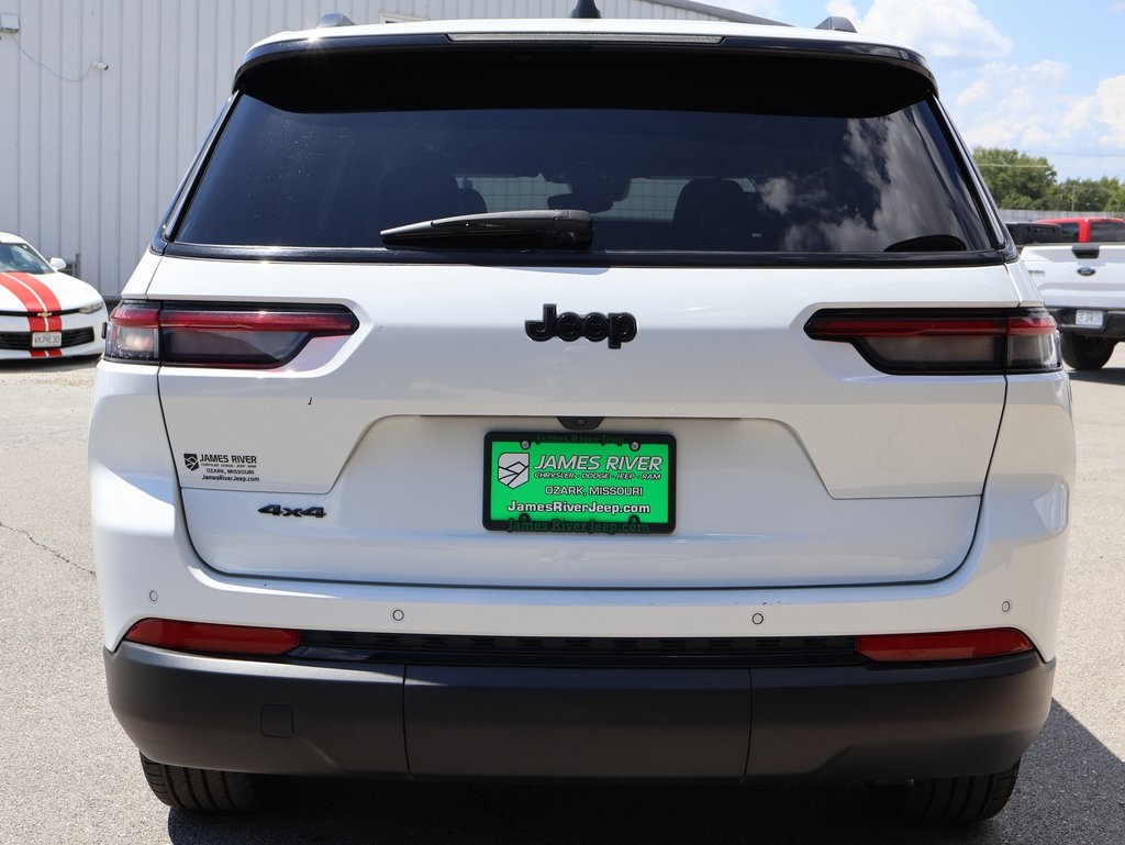 2023 Jeep Grand Cherokee Altitude photo 4
